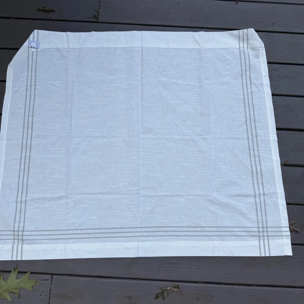 9.a.38 100% Cotton Tablecloth 37x43.5 Gray White Plaid Stripe Threshold